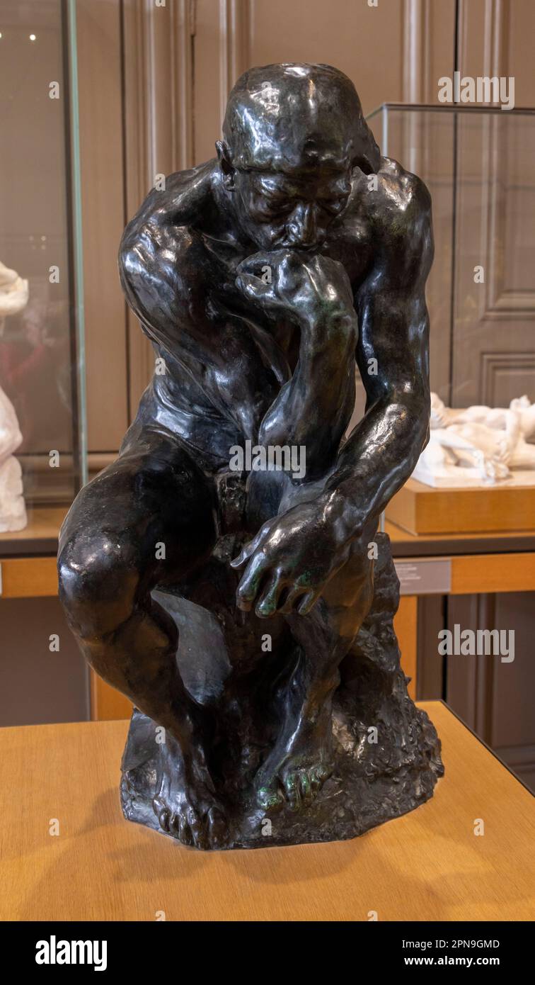 The Thinker (Französisch: Le Penseur) ist eine Bronzeskulptur von Auguste Rodin, Rodin Museum, Paris, Frankreich Stockfoto