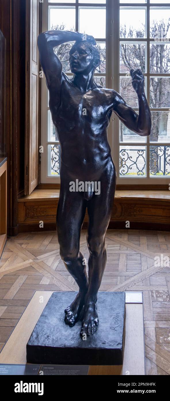 Das Zeitalter der Bronze (L'Âge d'airain) 1877, eine Bronzestatue des französischen Bildhauers Auguste Rodin (1840–1917), Rodin-Museum, Paris, Frankreich Stockfoto