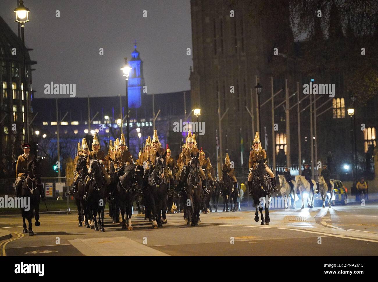 Angehörige des Militärs in Westminster, im Zentrum von London, während einer nächtlichen Probe für die Krönung von König Karl III. Am 6. Mai. Foto: Dienstag, 18. April 2023. Stockfoto