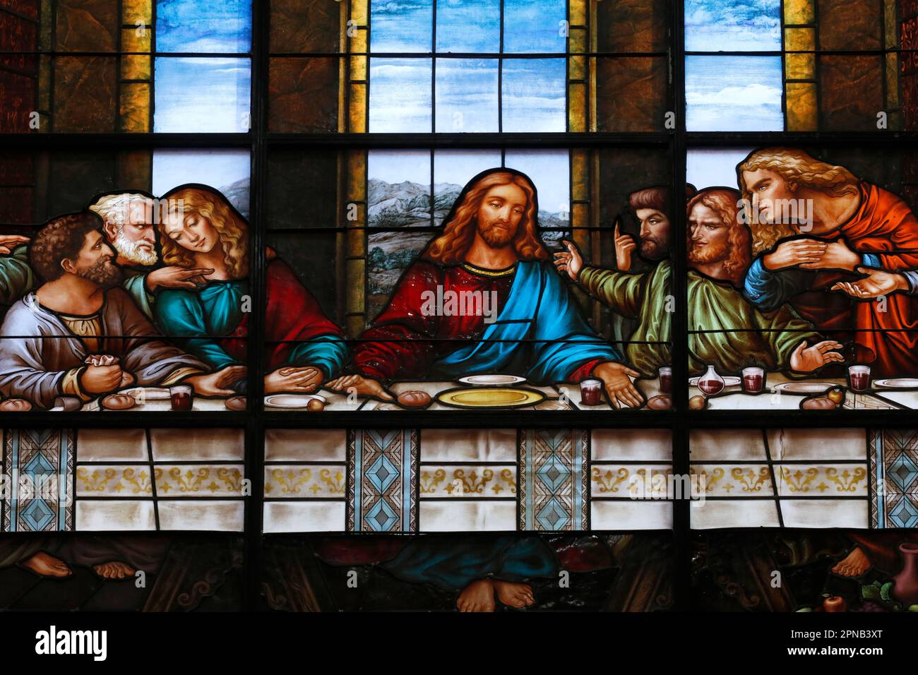 Fatima Kirche. Buntglas. Das Letzte Abendmahl. Die letzte Mahlzeit, die Jesus mit seinen Aposteln in Jerusalem teilte, vor seiner Kreuzigung. GE Chi Minh C. Stockfoto