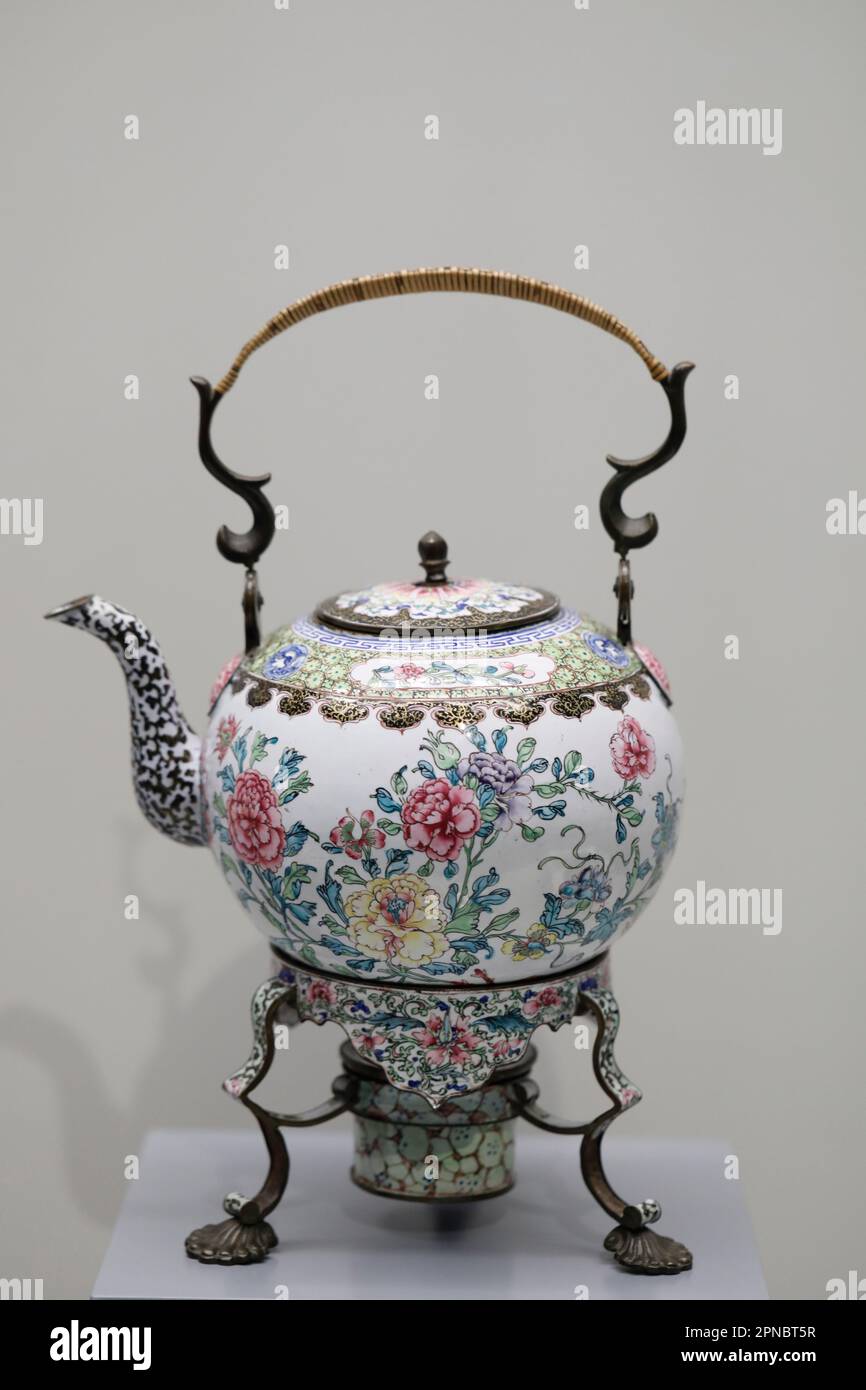 Museum Für Asiatische Zivilisationen. Teekessel. China, Qing-Dynastie, Qianlong-Periode (1736-95). Singapur. Stockfoto