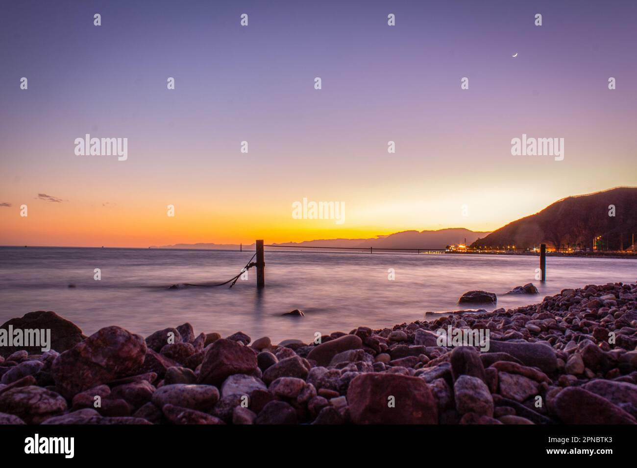 Sonnenuntergang auf dem toten Meer in Israel Stockfoto