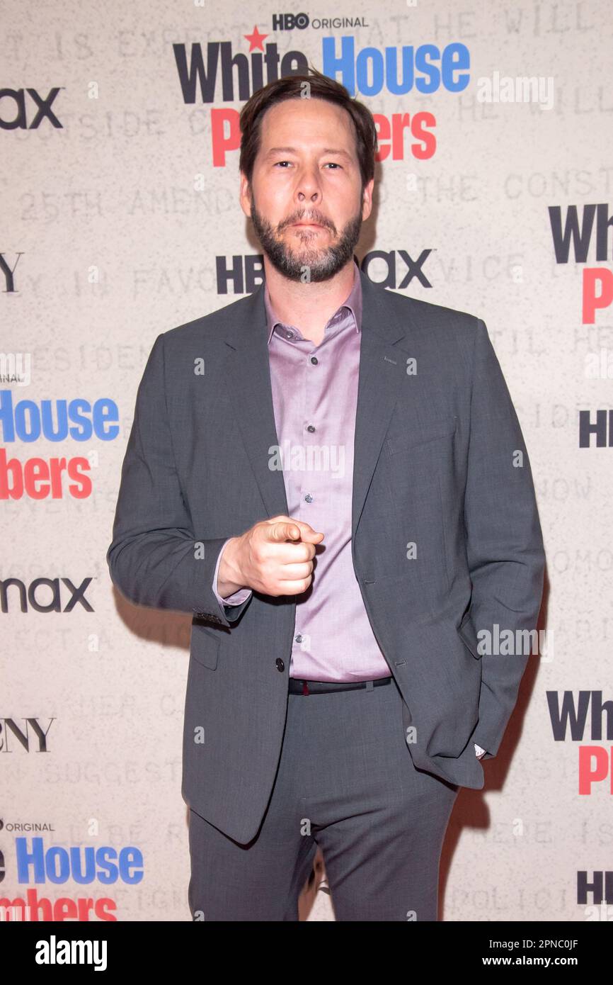 NEW YORK, NEW YORK - 17. APRIL: IKE Barinholtz nimmt am 92. 17. April 2023 in New York City an der New York Premiere „White House Plumbers“ von HBO Teil. Stockfoto