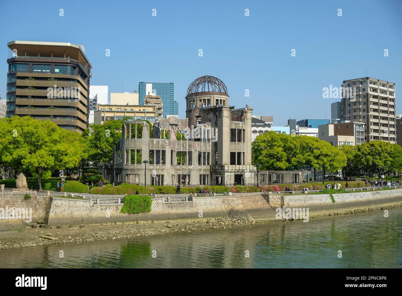 Hiroshima, Japan - 17. April 2023: Das Hiroshima Peace Memorial, heute bekannt als Atombombendom in Hiroshima, Japan. Stockfoto