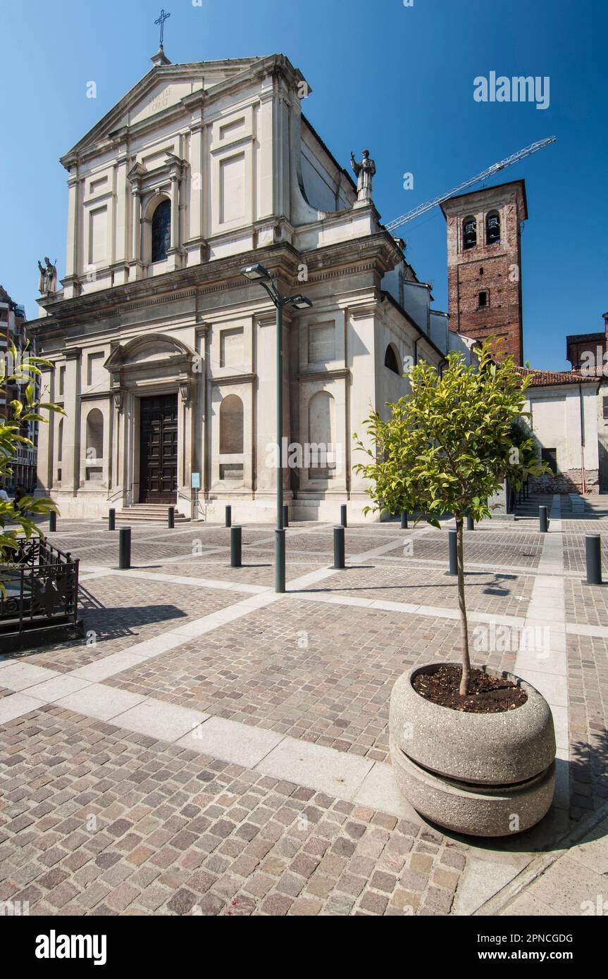 Die Abbazia di S. Croce stammt aus dem Jahr 1080, wurde aber 1596 von Pellegrino Tibaldi komplett umgebaut, mit einem einzigen Schiff, Mortara. Pavia, Lombardei, It Stockfoto