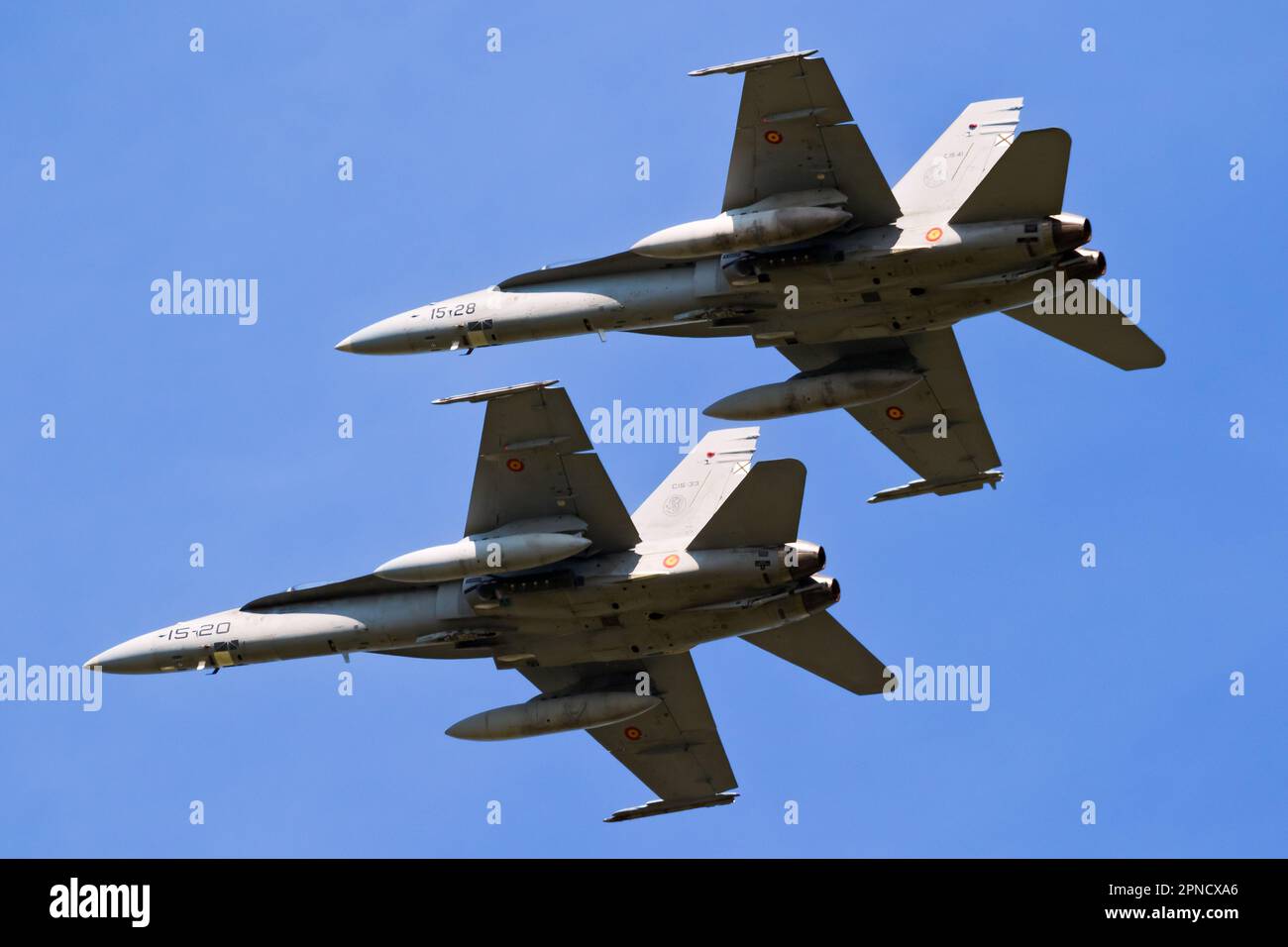 Spanische Air Force Boeing F/A-18 Hornet Kampfjets im Flug. Niederlande - 19. April 2018 Stockfoto