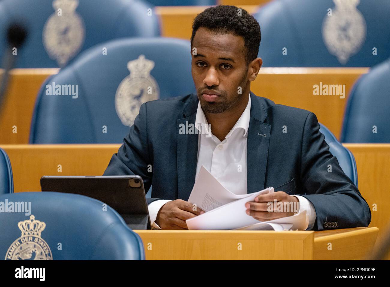 DEN HAAG, NIEDERLANDE - APRIL 18: Habtamu de Hoop (PvdA) während der Fragestunde im Tweede Kamer am 18. April 2023 in Den Haag, Niederlande (Foto: Jeroen Meuwsen/Orange Pictures) Stockfoto