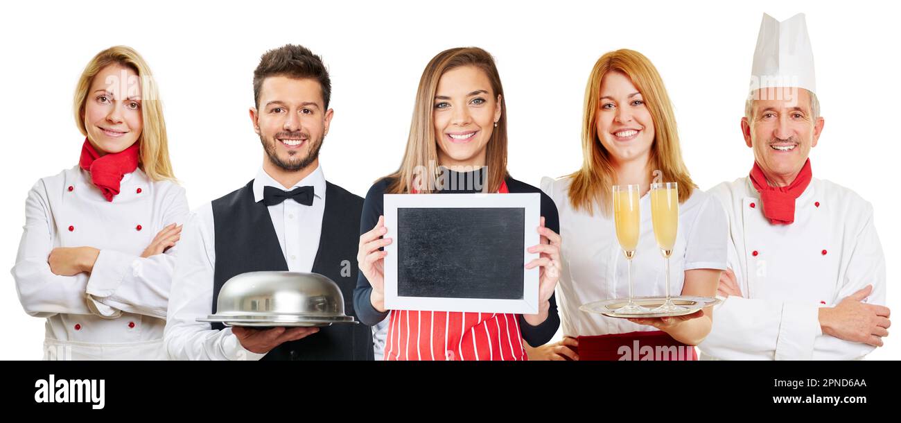 Freundliches Service- und Küchenpersonal aus der Gastronomie mit leerer Kreidetafel Stockfoto