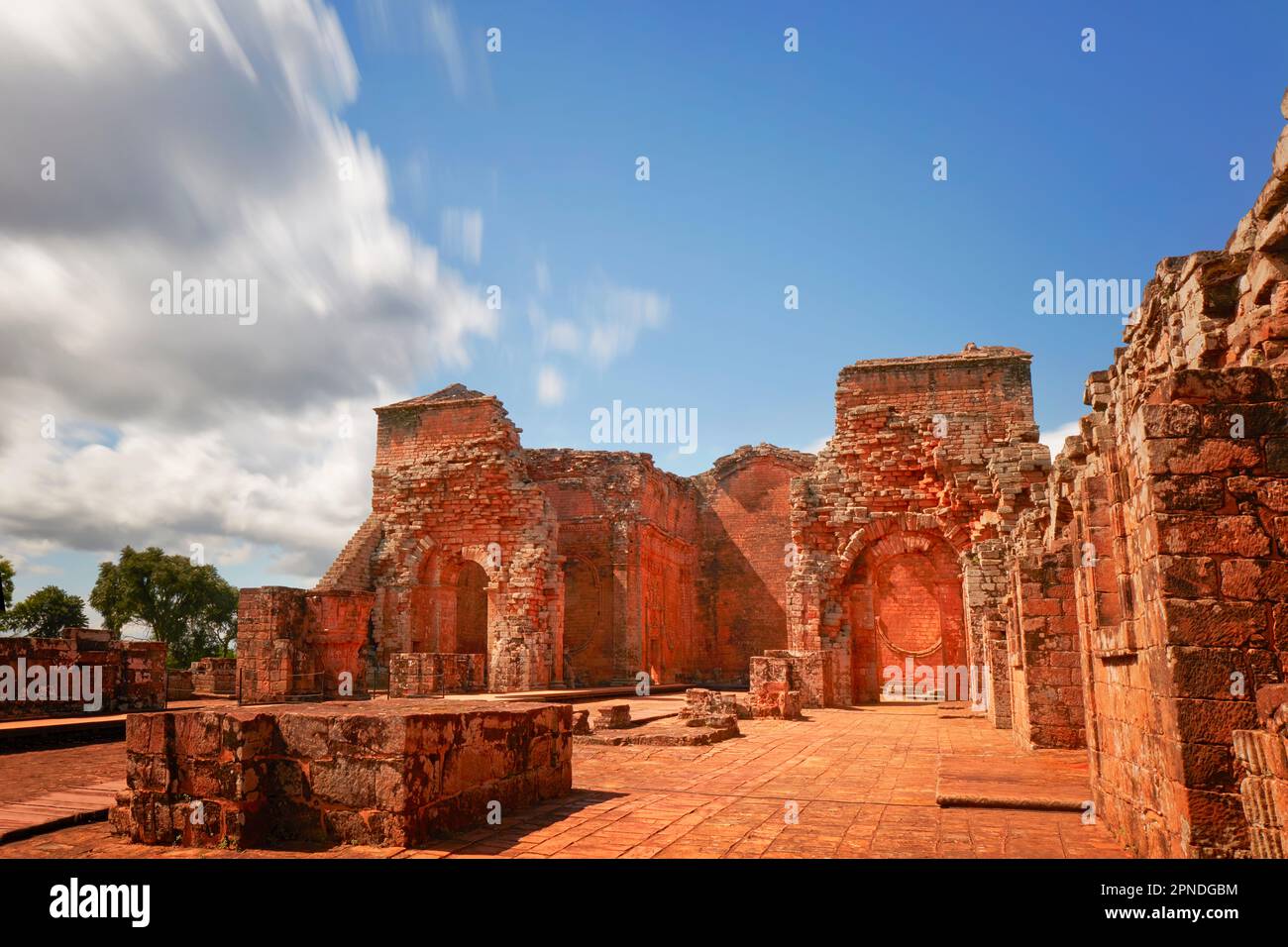Die Ruinen der Jesuitenmissionen von La Santísima Trinidad de Paraná, Itapúa, Paraguay. Stockfoto