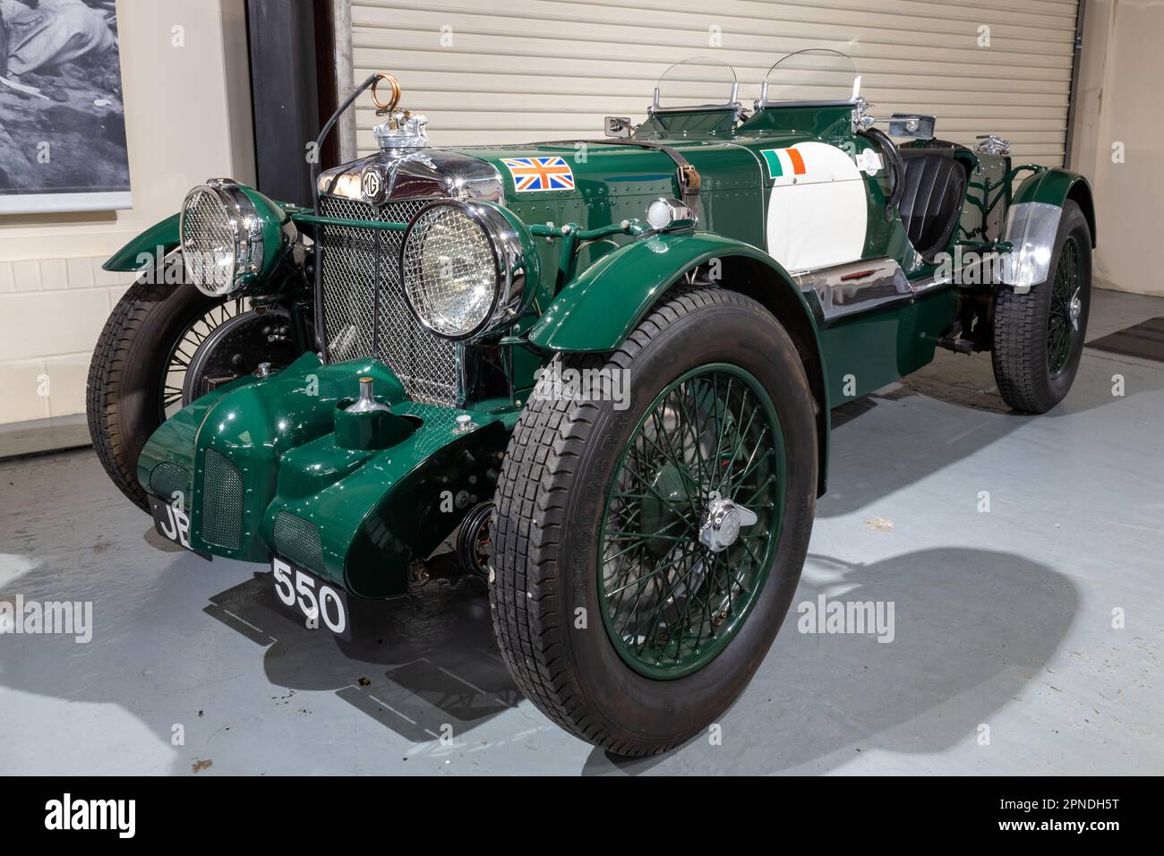Sparkford.Somerset.United Kingdom.März 26. 2023.Im Haynes Motor Museum in Somerset wird Ein 1930er MG K-Sportwagen aus Mille Miglia ausgestellt Stockfoto