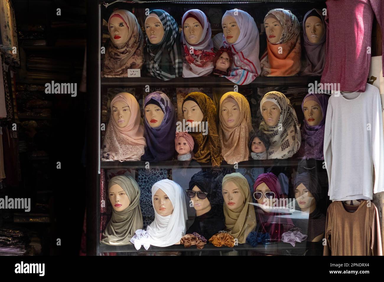 Hidschab- oder Kopftuchladen Stockfoto