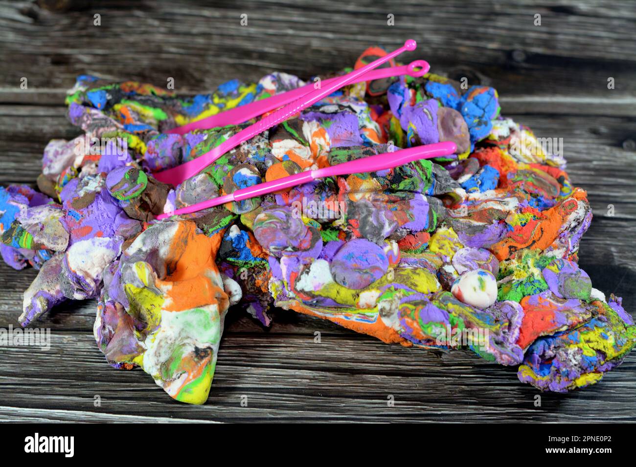 Trockenluft-Ton-Modellierteile für Kinder, kreative Kunst farbenfrohes Handwerk, Packung mit verschiedenen Farben Tonteile für Bildung, Spielen und Kreativi Stockfoto