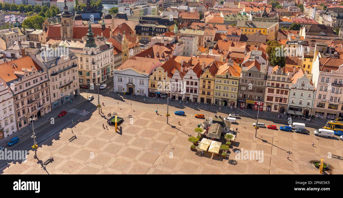 PILSEN, TSCHECHISCHE REPUBLIK, EUROPA - Gebäudeantenne auf dem Hauptplatz Pilsen. Namesti Republiky Plzen. Stockfoto