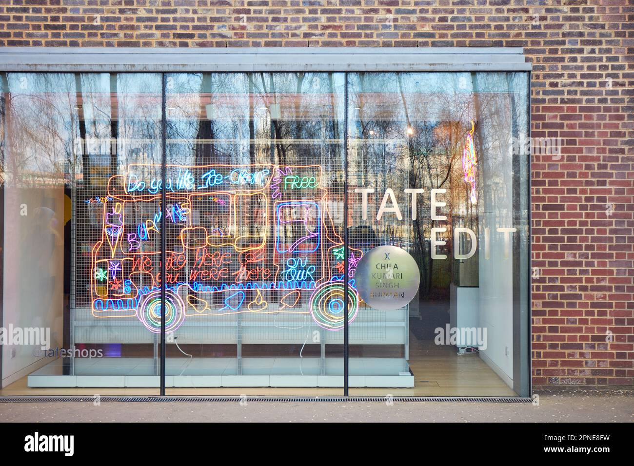 Das Fenster des Tate Modern Museum, Bankside, London, Großbritannien. Stockfoto