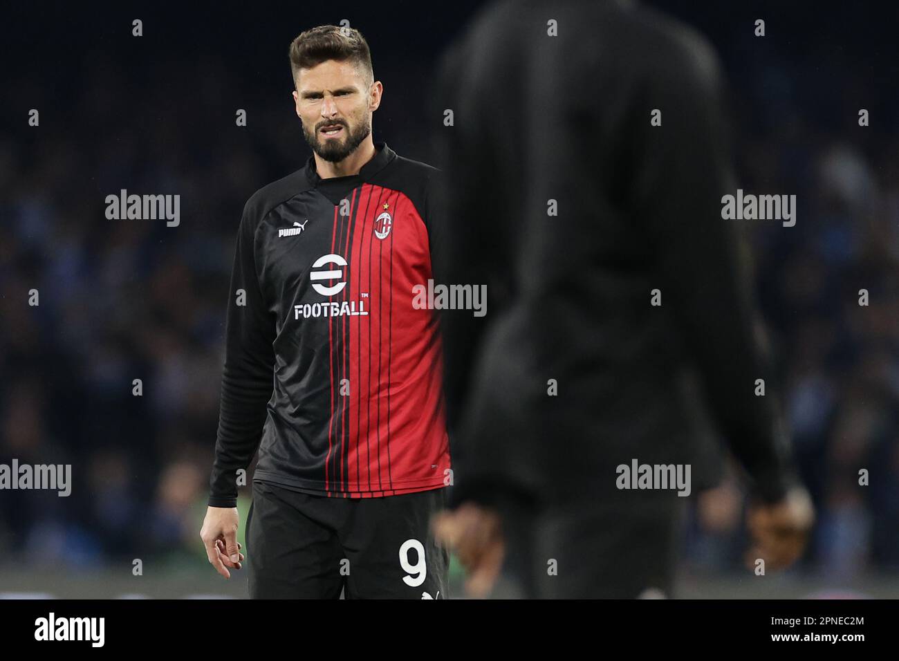 Neapel, Italien. 18. April 2023. Olivier Giroud vom AC Mailand während der Aufwärmphase vor dem Fußballspiel der Champions League zwischen SSC Napoli und AC Mailand im Stadion Diego Armando Maradona in Neapel (Italien), April 18. 2023. Kredit: Insidefoto di andrea staccioli/Alamy Live News Stockfoto