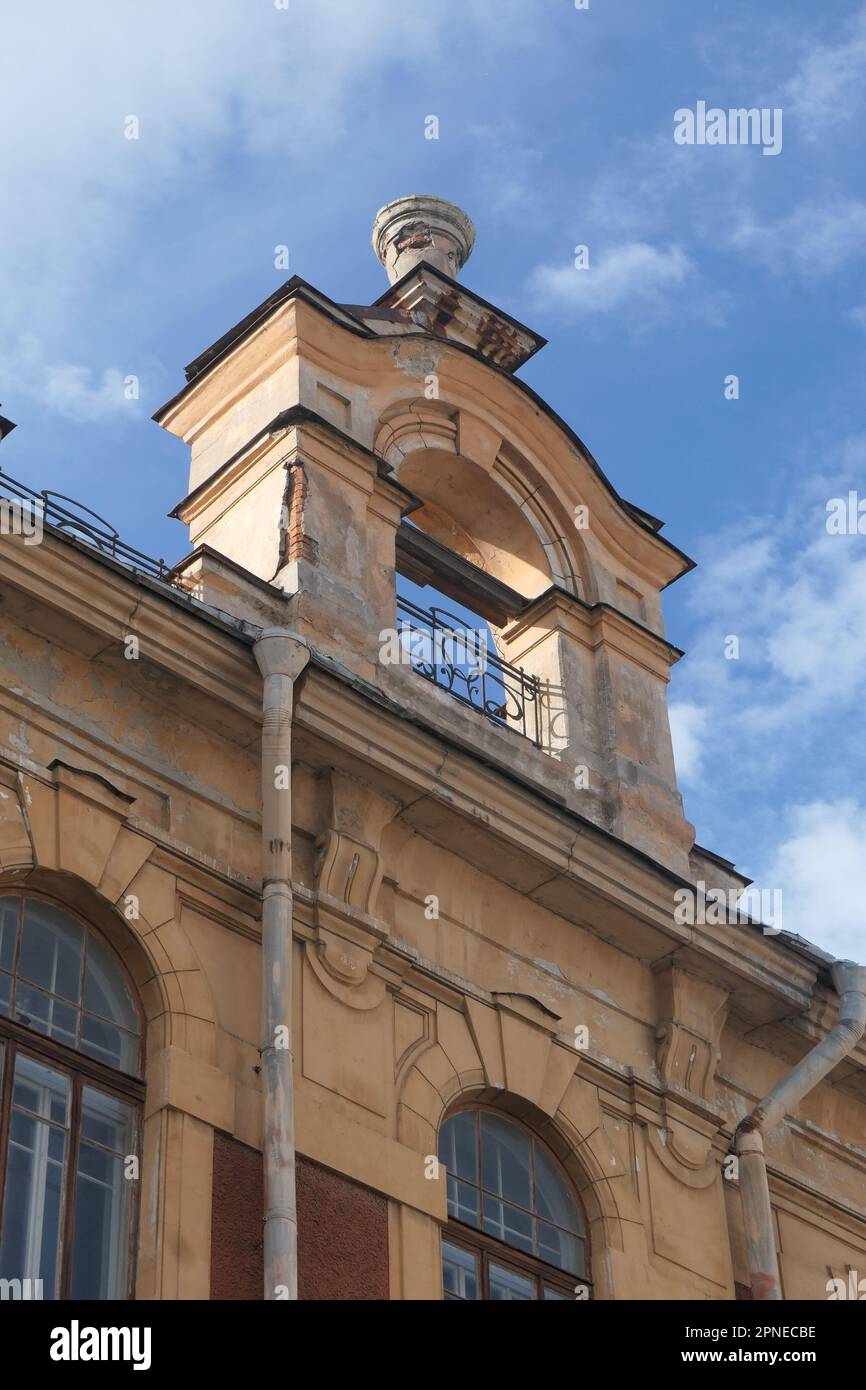 Teil des historischen Gebäudes im Zentrum von St. Petersburg Stockfoto