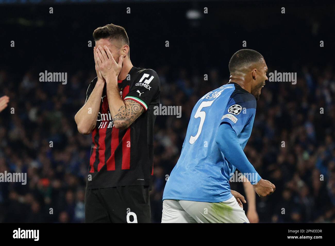 Neapel, Italien. 18. April 2023. Olivier Giroud vom AC Milan Dejection and Penalty während des Champions League-Fußballspiels zwischen SSC Napoli und AC Milan im Diego Armando Maradona Stadion in Neapel (Italien), April 18. 2023. Kredit: Insidefoto di andrea staccioli/Alamy Live News Stockfoto
