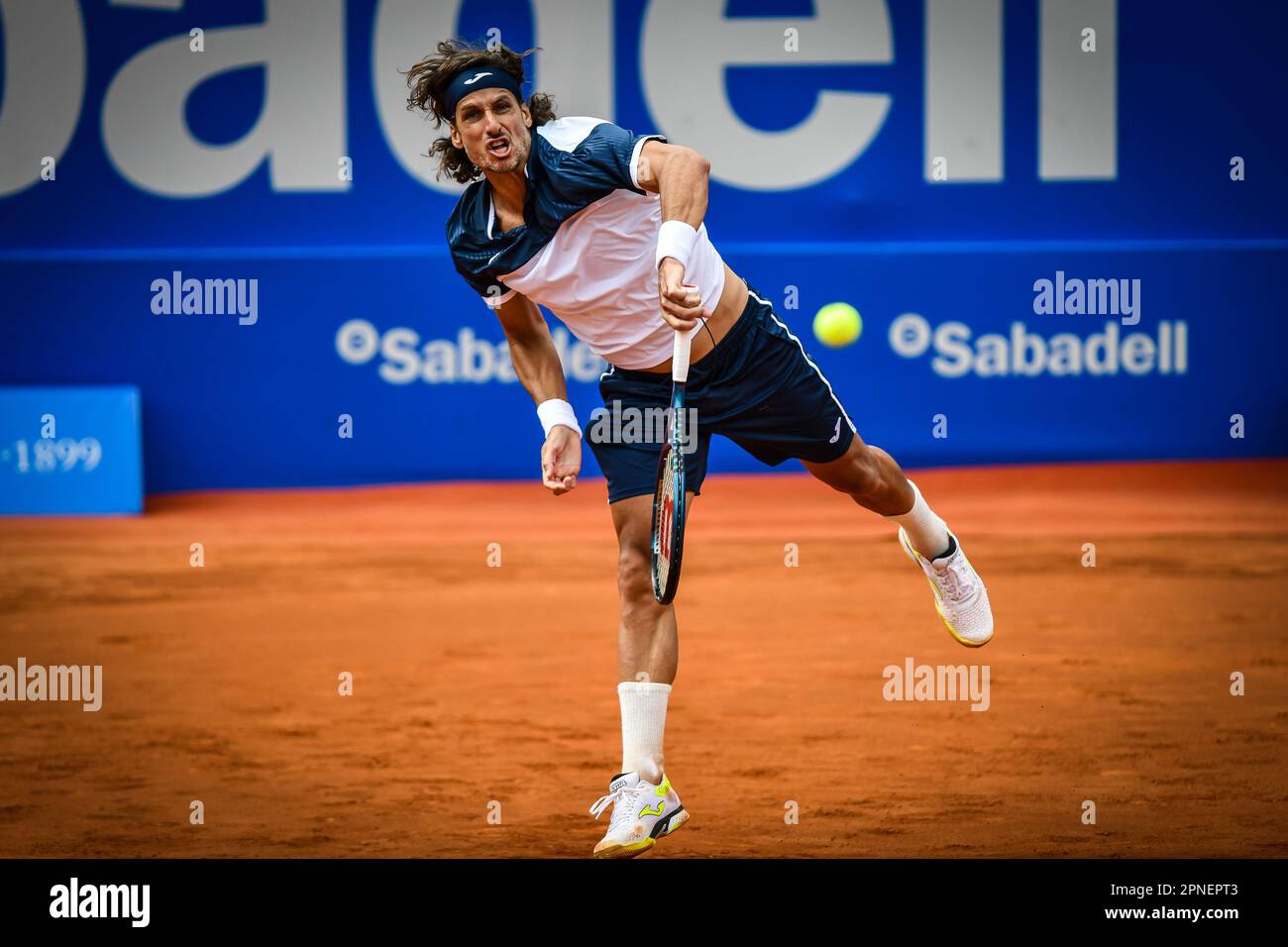 Barcelona, Spanien. 18. April 2023. Feliciano Lopez (España) und David Goffin (Belgien) treten am vierten Tag des ATP 500 Barcelona Open Banc Sabadell im Real Club de Tenis de Barcelona am 18. April 2023 in Barcelona, Spanien, gegeneinander an. (Foto/Felipe Mondino) Kredit: Live Media Publishing Group/Alamy Live News Stockfoto