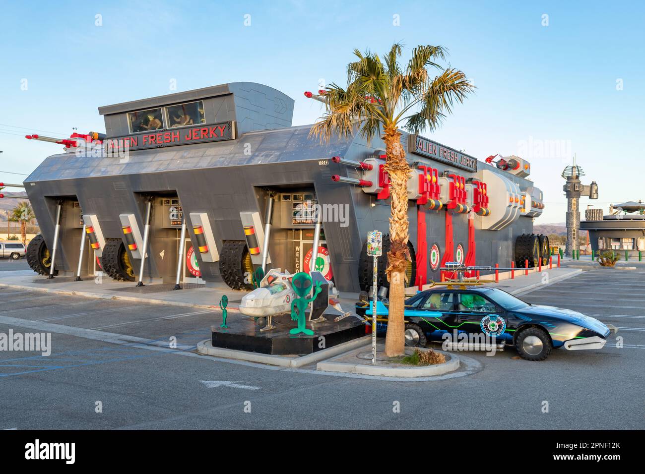 Baker CA - USA: Feb 18 2023: Alien Fresh Jerky Roadside Stop Family Attraction Stockfoto