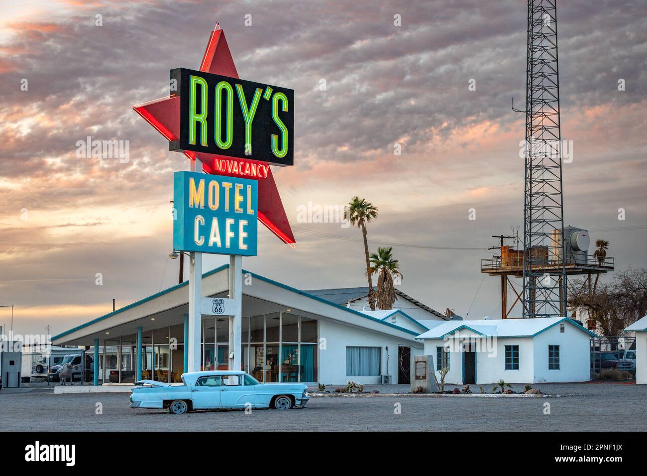 Amboy CA USA 18 2023. Februar: Roy's Motel and Cafe Roadside Attraction an der Route 66 Stockfoto