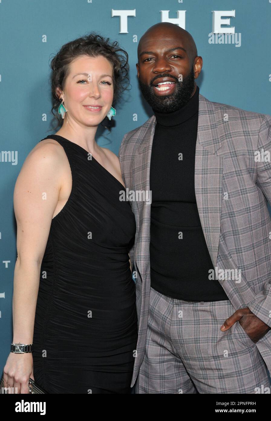 New York, USA. 18. April 2023. Emma Gyasi und David Gyasi nehmen am 18. April 2023 an der New Yorker Premiere des Diplomaten in der Park Lane NY in New York, New York, Teil. (Foto: Stephen Smith/SIPA USA) Guthaben: SIPA USA/Alamy Live News Stockfoto