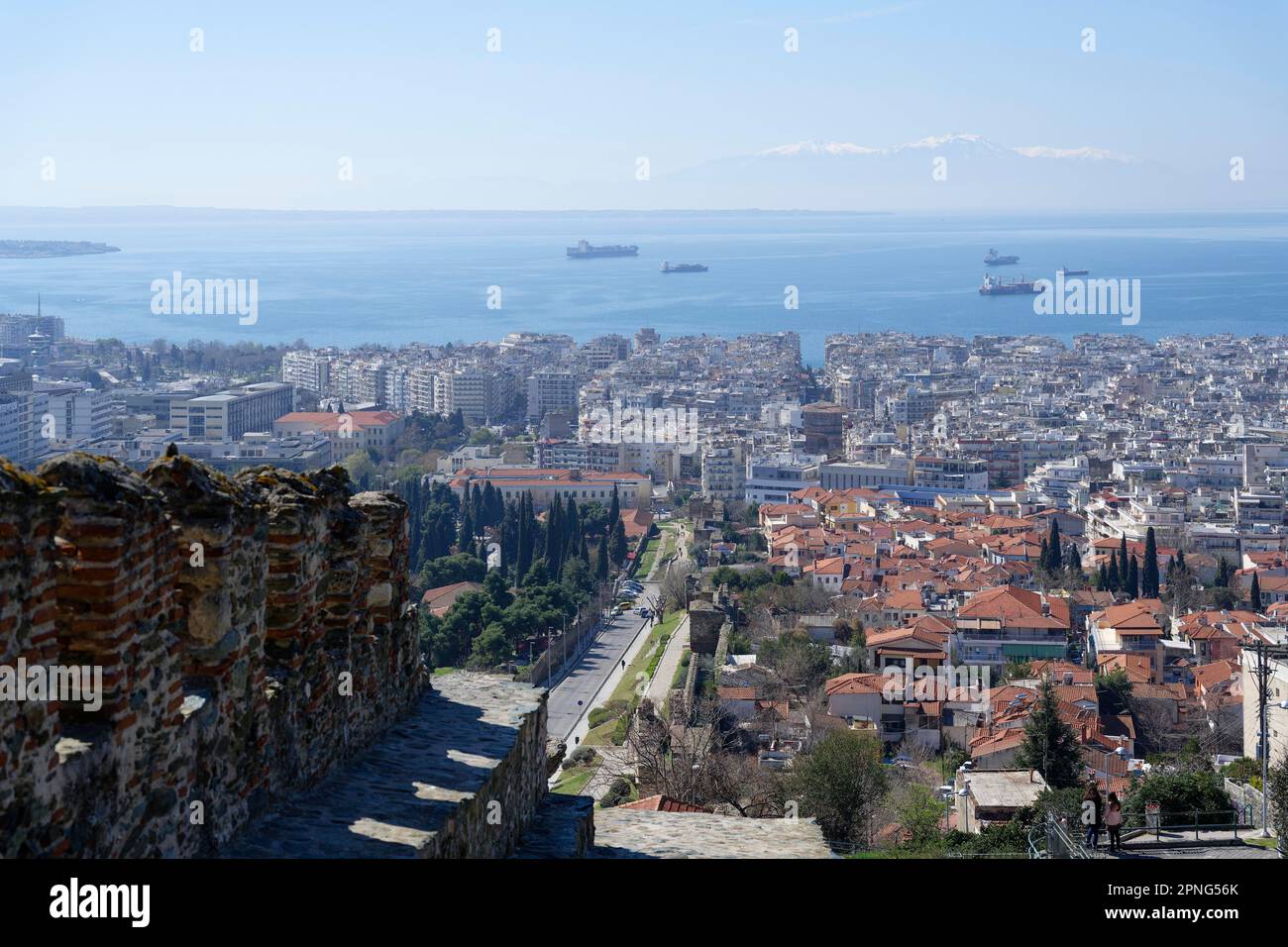 Von Der Stadtmauer, Dem Olymp, Dem Meer, Agios Pavlos, Thessaloniki, Griechenland Stockfoto