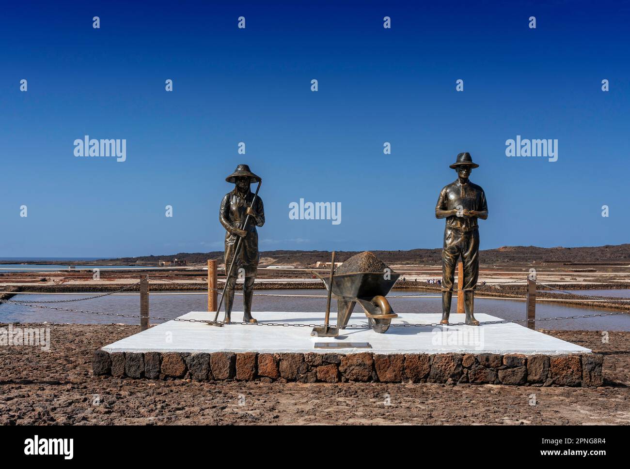 Bronzefiguren am Salzsee auf Lanzarote, Kanarische Inseln, Spanien Stockfoto