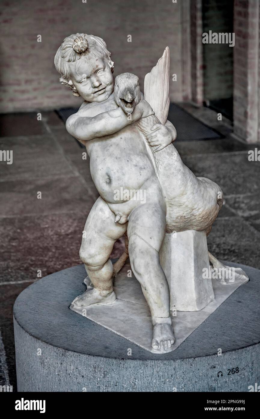 Junge mit der Gans, römische Kopie, Glyptothek des 2. Jahrhunderts, München, Bayern, Deutschland Stockfoto