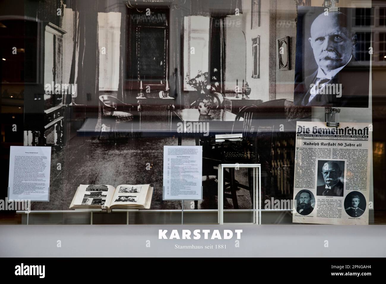 Schaufenster, Karstadt Flagship Store, Wismar, Mecklenburg-Vorpommern, Deutschland Stockfoto