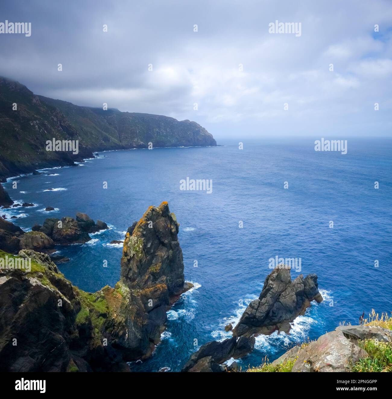 Kap Ortegal Klippen und blick auf den atlantik, Galicien, Spanien Stockfoto