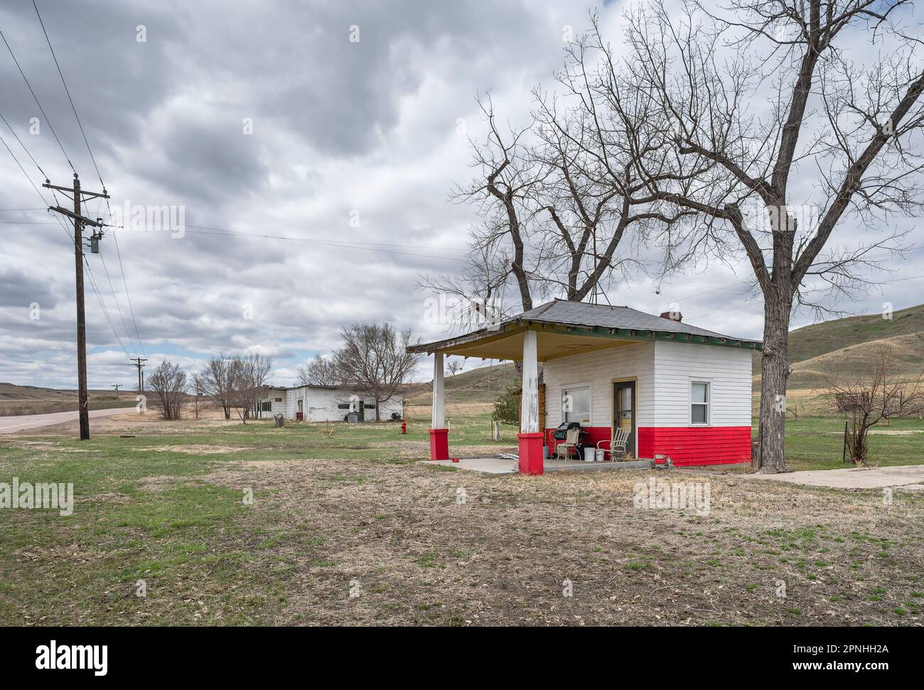 Verlassene Tankstelle neben einem Highway in Wasta, South Dakota, USA Stockfoto