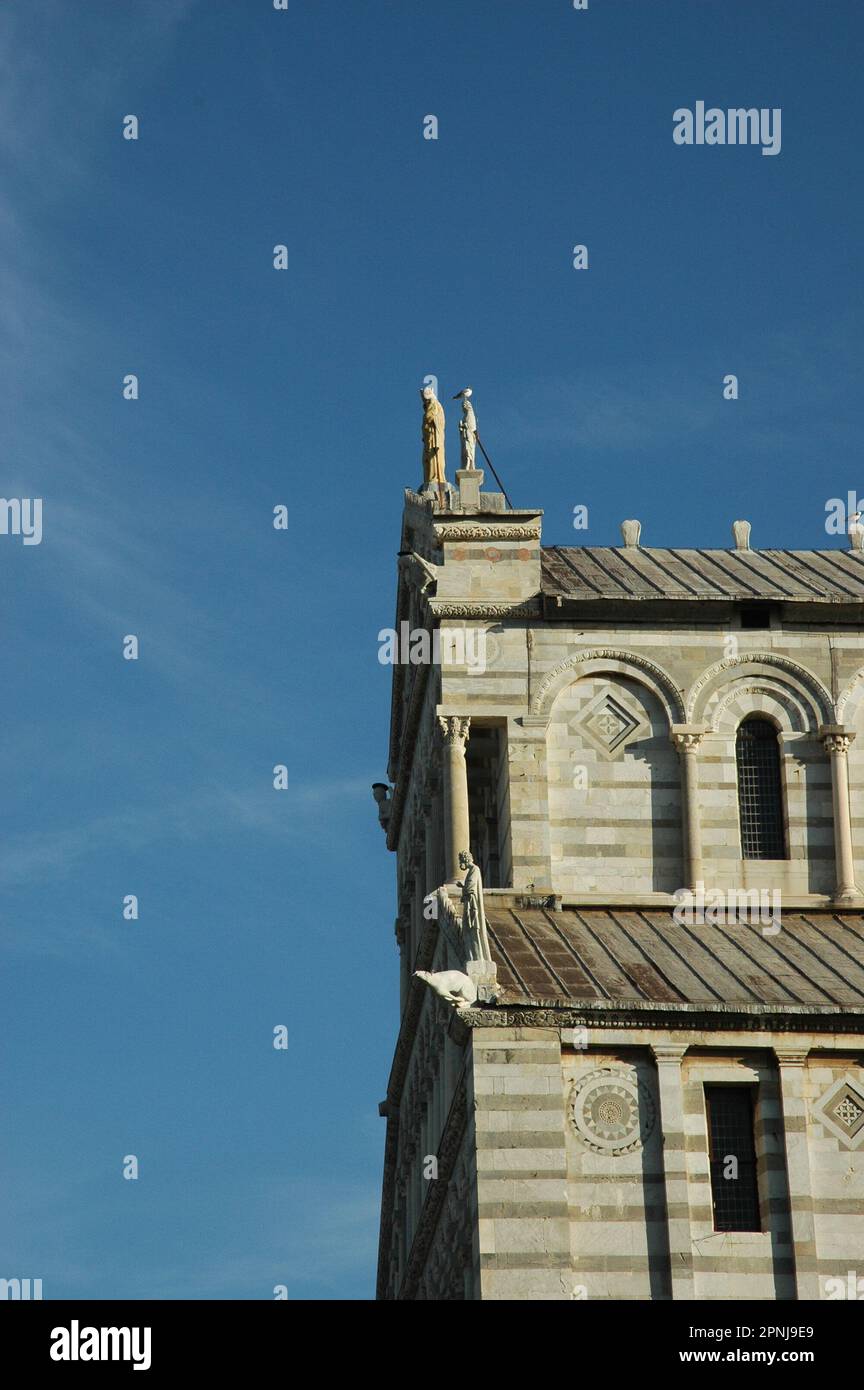 Retro della cattedrale di Pisa vista di lato Stockfoto