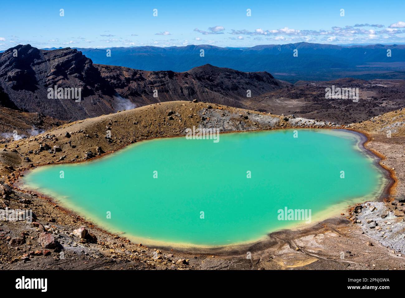 Blick auf die Emerald Lakes auf dem Tongariro Alpine Crossing Walk, Tongariro National Park, North Island, Neuseeland. Stockfoto