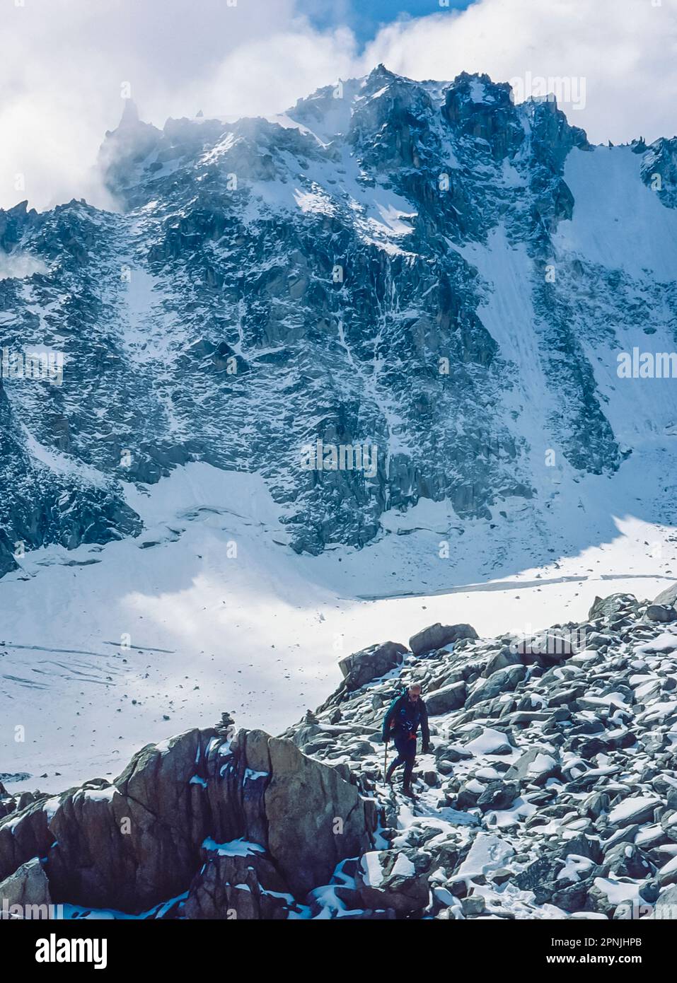 Mit Blick auf den Gipfel von Aiguille Dorees, von der Chamonix nach Zermatt Haute Route in der Nähe des Schweizer Alpenklubs Hut Cabane D'Orny Stockfoto