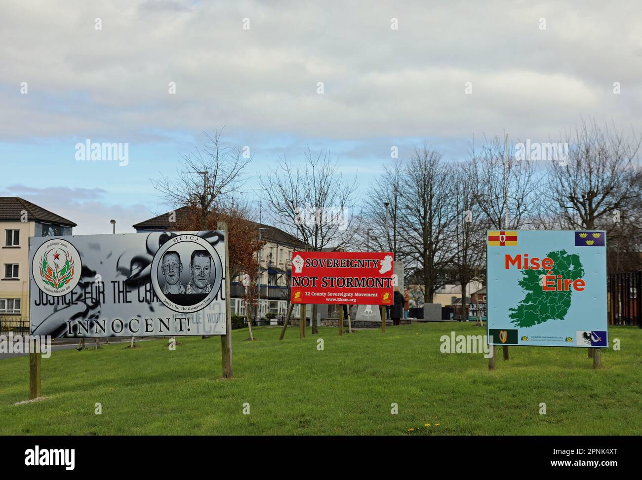 Politische Poster auf der Lecky Road in Derry Stockfoto
