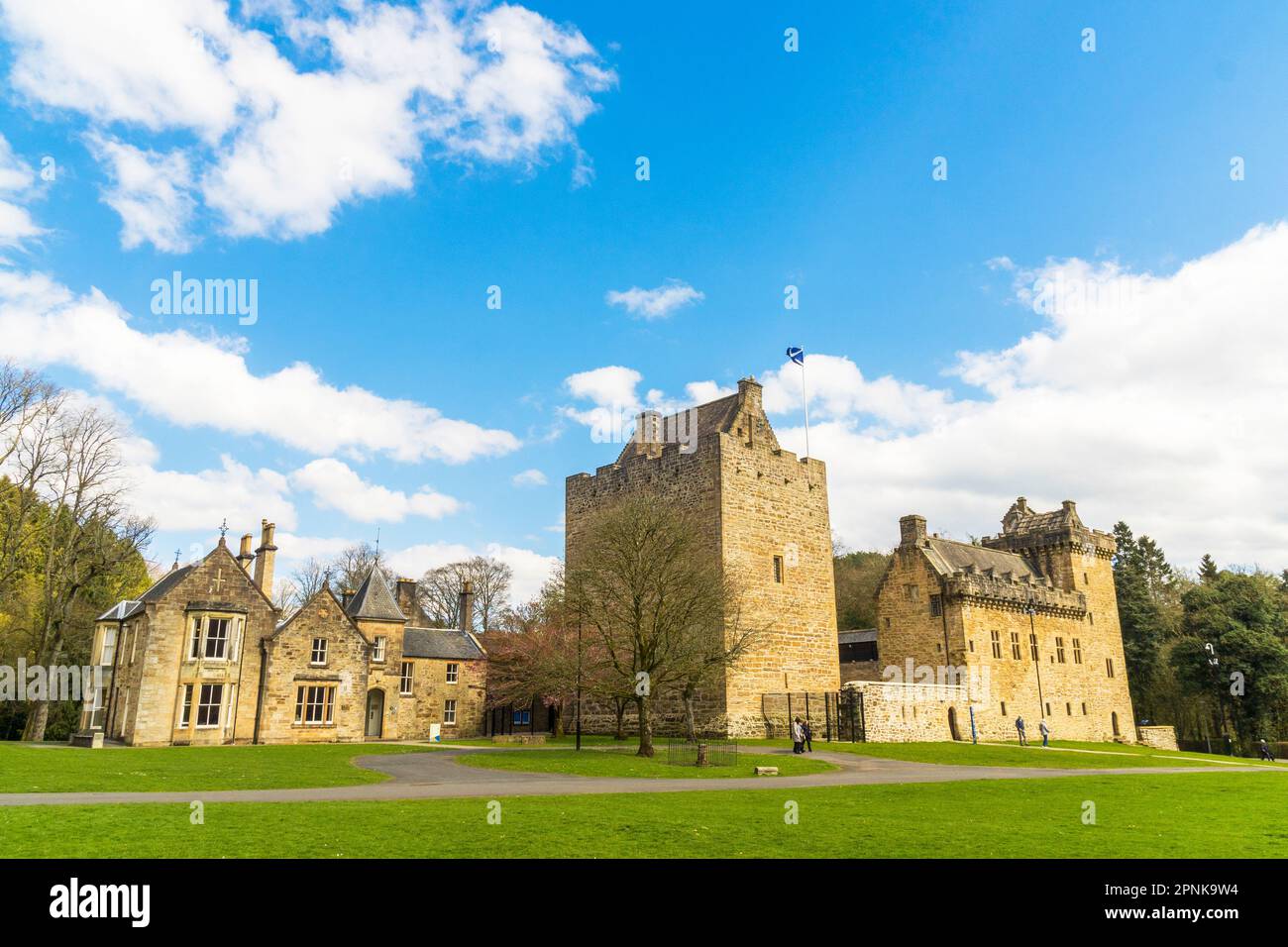 Dean Castle ist ein Schloss aus dem 14. Jahrhundert in Kilmarnock, East Ayrshire, Schottland. Es war die Festung der Boyd-Familie. Stockfoto