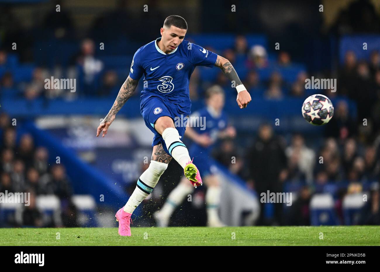 England, London, -18. April 2023 - Enzo Fernandez von Chelsea während des Viertelfinalspiels der UEFA Champions League im 2. Halbfinale zwischen dem FC Chelsea und Real Ma Stockfoto