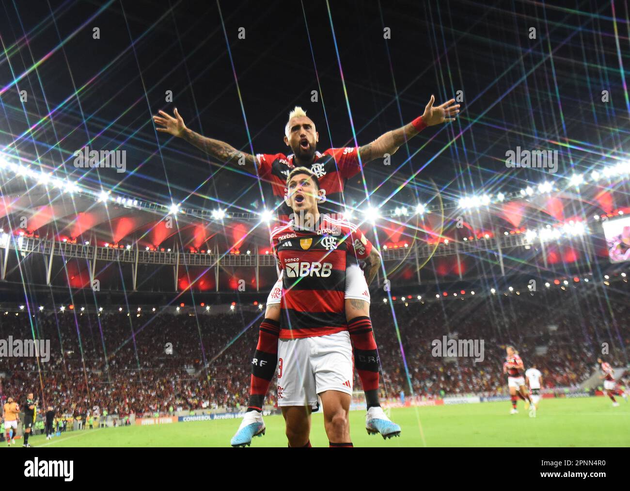 Flamengo-Spieler Pedro feiert sein erstes Tor bei einem Copa Libertadores-Fußballspiel zwischen Flamengo und Ñublense im Maracanã-Stadion in Rio de Janeiro, Brasilien, am 19. April 2023.Flamengo-Spieler Pedro feiert während eines Copa Libertadores-Fußballspiels zwischen Flamengo und Ñublense im Maracanã-Stadion in Rio de Janeiro, Brasilien, 19. April 2023 Stockfoto