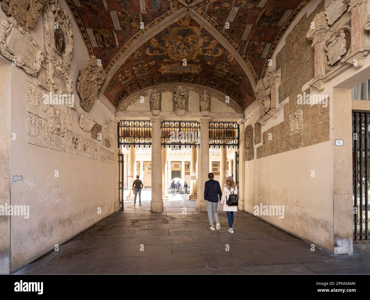 Padua, Italien. April 2023. Blick auf den Eingang zum Palazzo Bo, Sitz der Universität von Padua Stockfoto