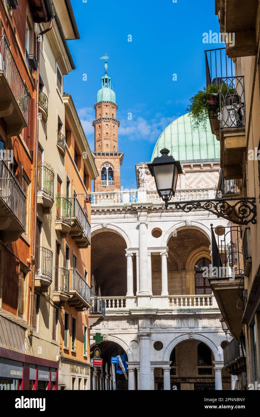 Malerische Ecke mit Basilika Palladiana, Vicenza, Veneto, Italien Stockfoto
