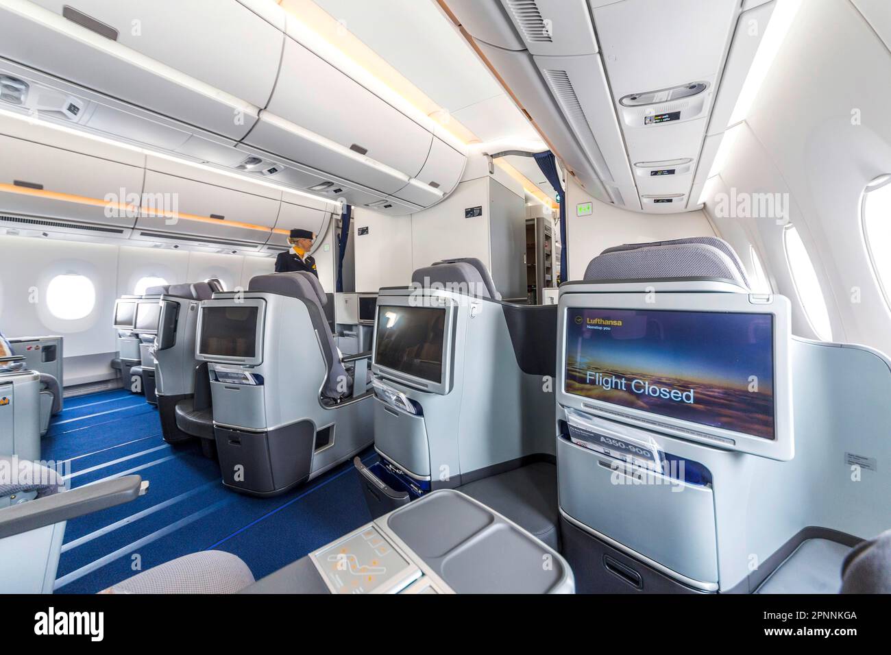 An Bord eines neuen Airbus A350-900, Innenraum der Business-Klasse, Stuttgart, Baden-Württemberg, Deutschland Stockfoto