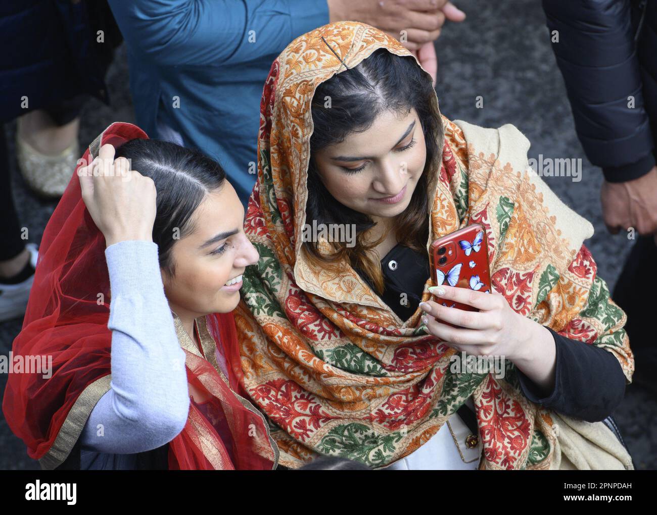 Gravesend, Kent, Großbritannien. Jährliche Vaisakhi-Feierlichkeiten im Stadtzentrum. 15. April 2023 Stockfoto