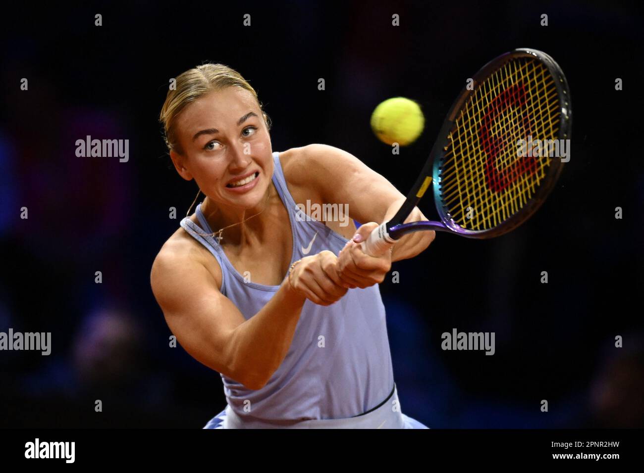 Stuttgart, Deutschland. 20. April 2023. Tennis: WTA Tour - Stuttgart, Singles, Frauen, 2. Runde in Porsche Arena, Gauff (USA) - Potapova (Russland). Anastasia Potapova in Aktion. Kredit: Marijan Murat/dpa/Alamy Live News Stockfoto