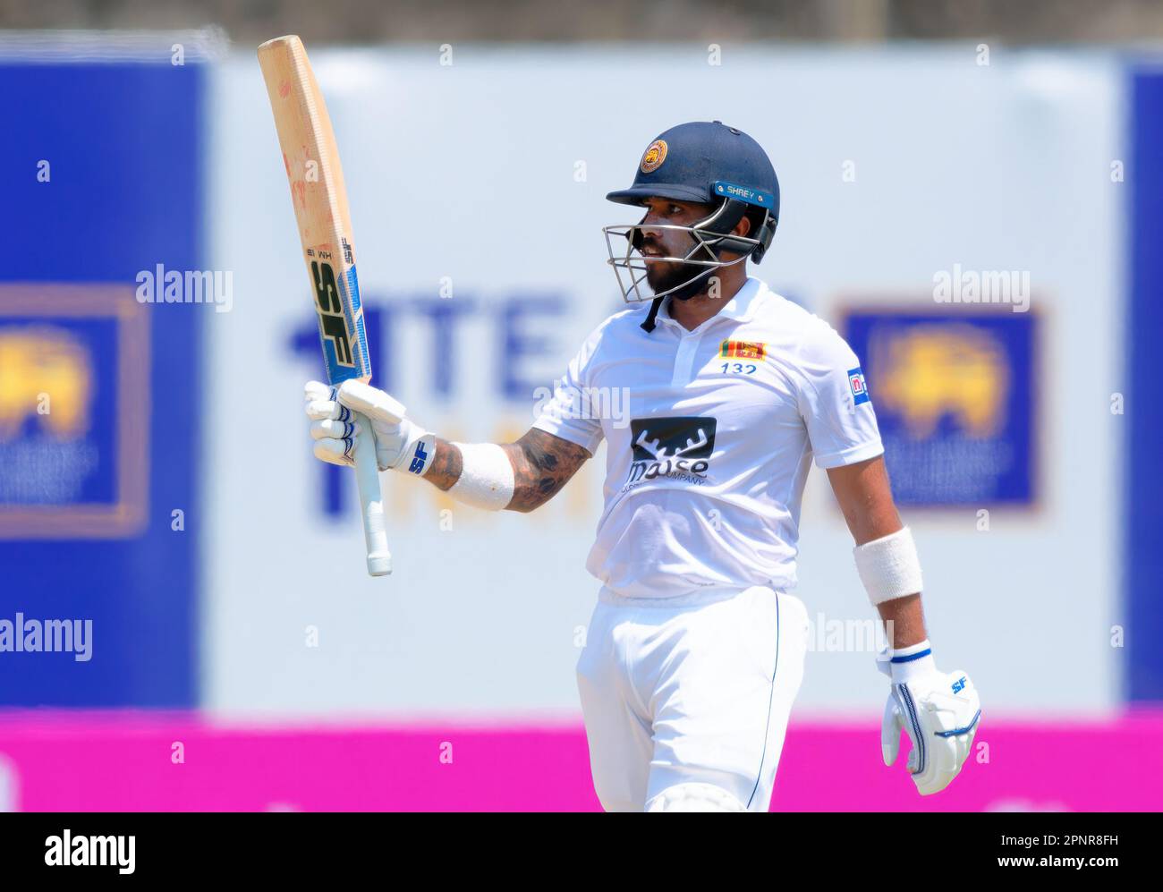 Galle, Sri Lanka. 16. April 2023 Sri Lankas Kusal Mendis feiert sein halbes Jahrhundert während des 1. Tages des 1. Kricket-Tests zwischen Sri L Stockfoto