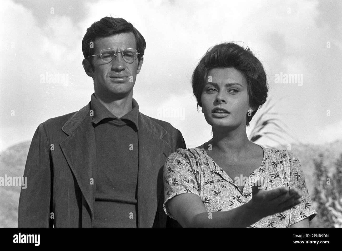 Jean Paul Belmondo und Sophia Loren, noch fotografiert am Set „La Ciociara“, Regie: Vittorio De Sica, 1960 Stockfoto