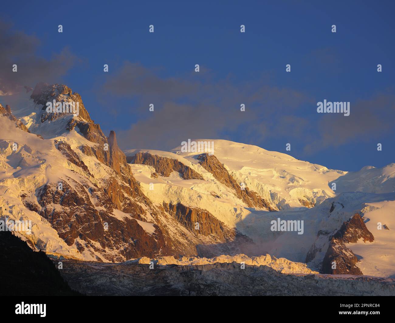 Coucher de soleil sur les Glaciers du Mont Blanc Stockfoto