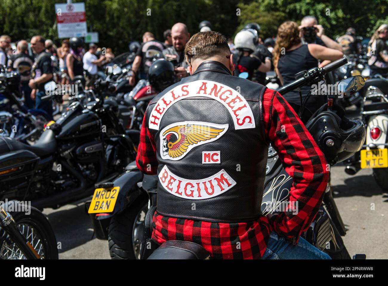 Hells Angels treffen sich an einer Dienststation, West Sussex UK Chapter Belgium Stockfoto
