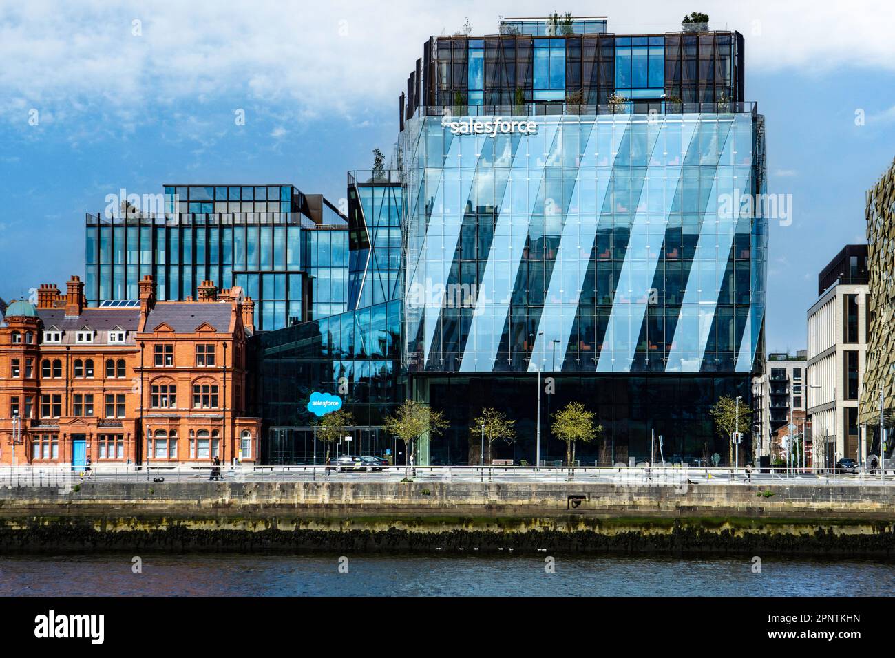 Die Salesforce-Niederlassungen am North Wall Dock, Dublin, Irland. Stockfoto