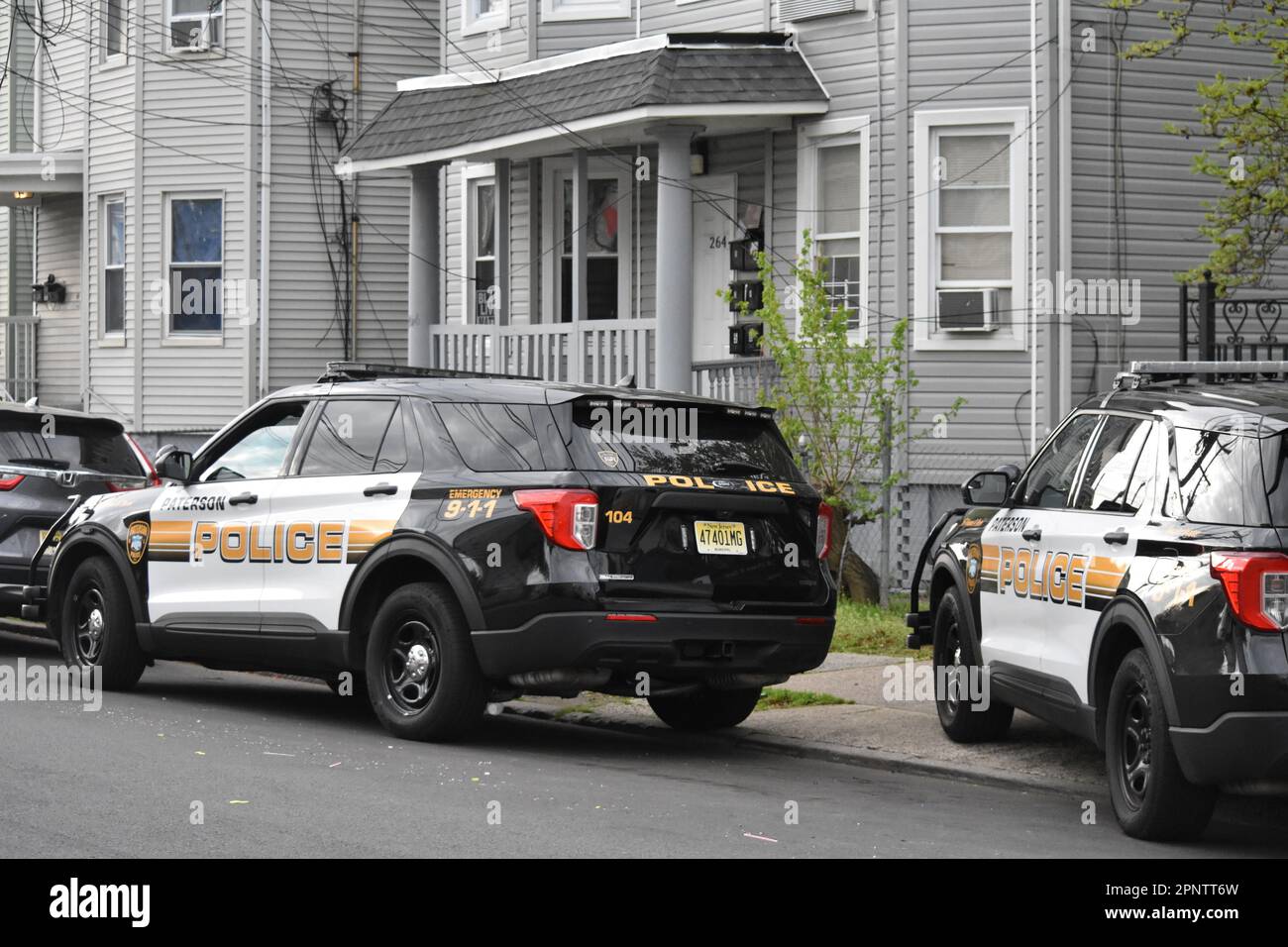 New Jersey, USA. 20. April 2023. Paterson Police am Tatort, wo ein