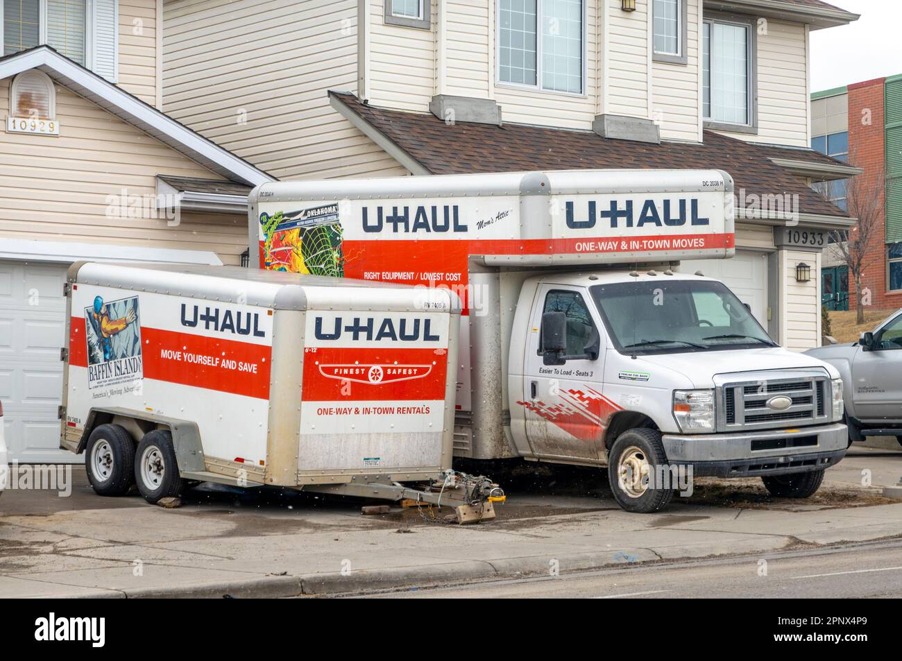 Calgary, Alberta, Kanada. 20. April 2023. Ein U-Transport, eine amerikanische Vermietungsfirma für Transportwagen, Anhänger und Selbstlager. Stockfoto